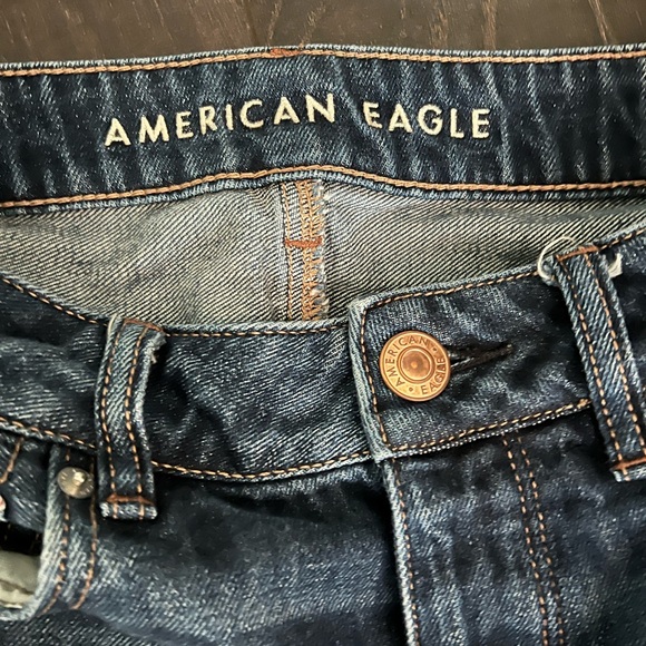 American Eagle AE Tomgirl Distressed Jeans SZ 8 - Picture 6 of 8
